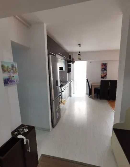 Дава се под наем Тристаен апартамент в Пловдив, Кършияка - 90 кв.м за 321.3 € - Снимка #3