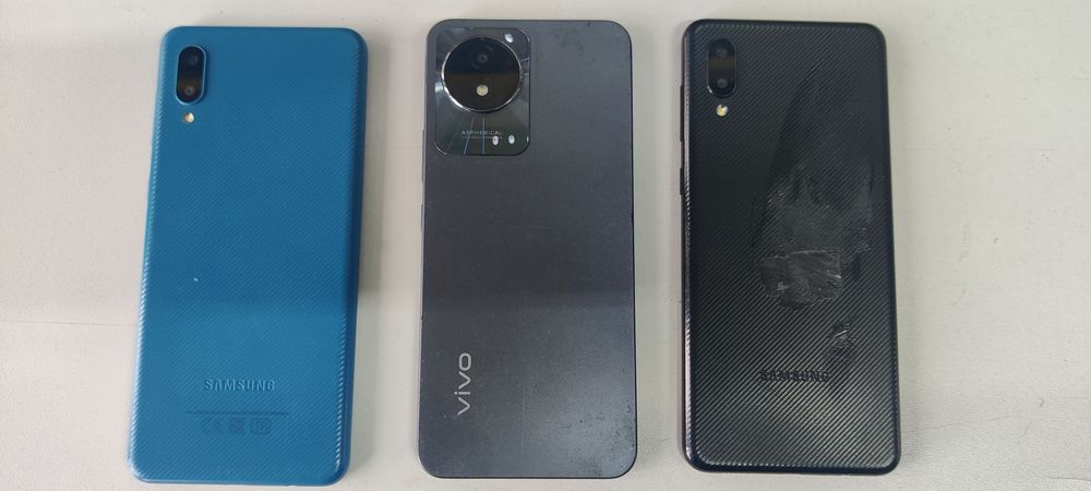 Продам телефоны по 13 тысяч.