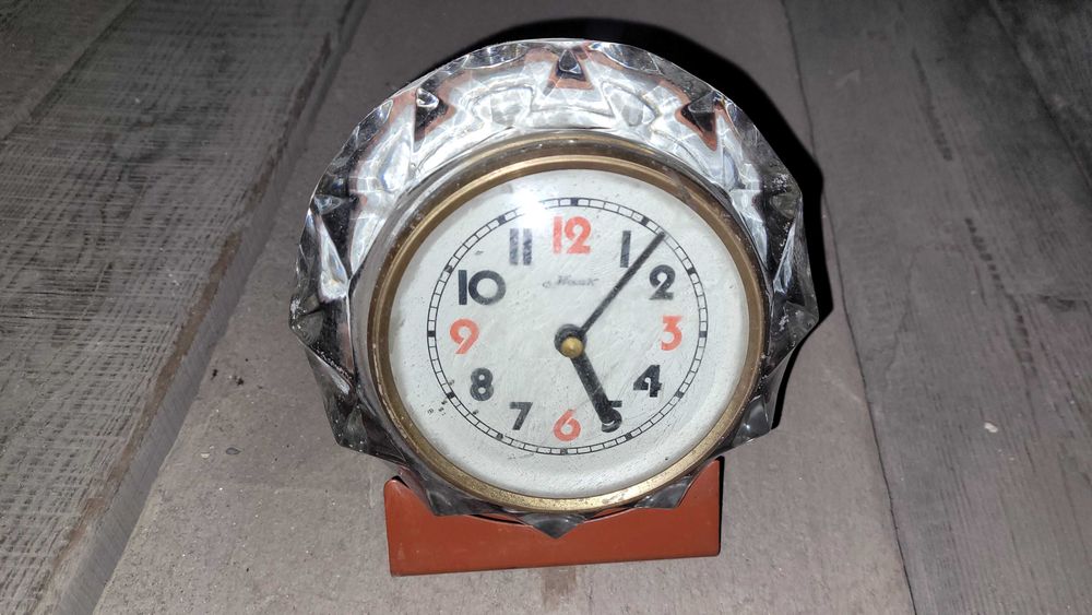 Продам механические часы Маяк