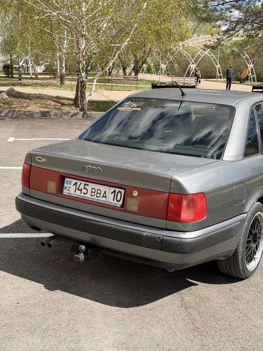 Продам Audi 100