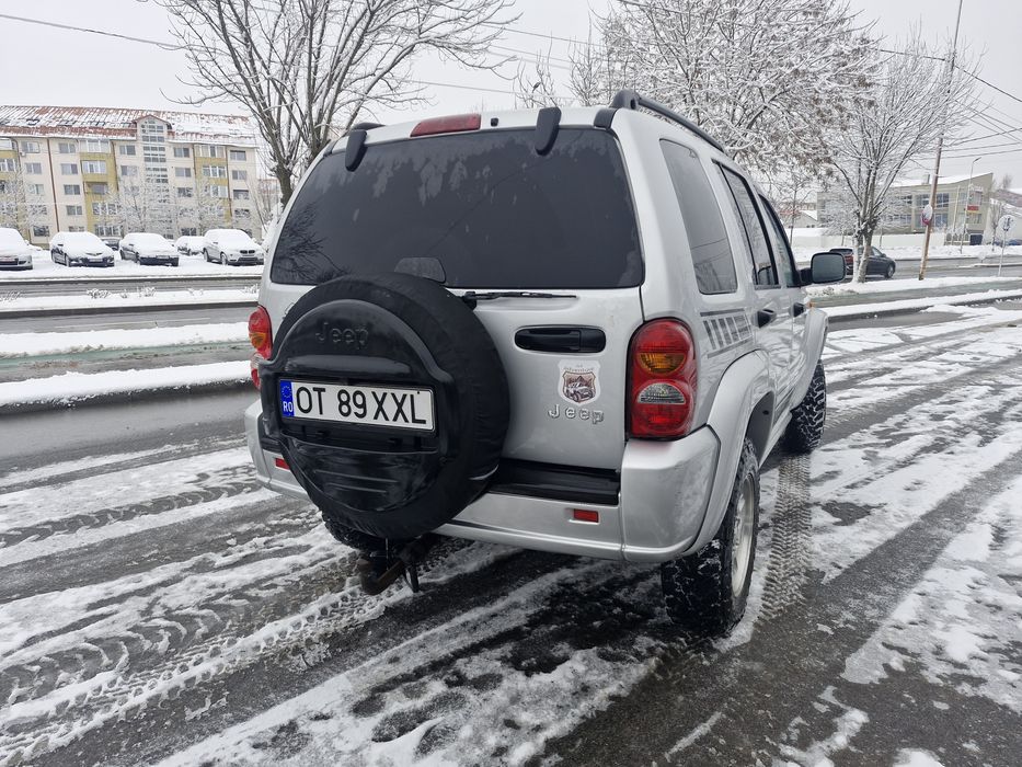 Jeep cherokee liberty 2.5
Motor 2.5 
Geamuri și oglinzi electrice 
Ac