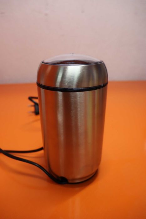 Кафемелачка и мелачка за подправки SEVERIN KM 3879, 150 W, с нож от неръждаема стомана, вместимост 50 г и регулируема степен на смилане