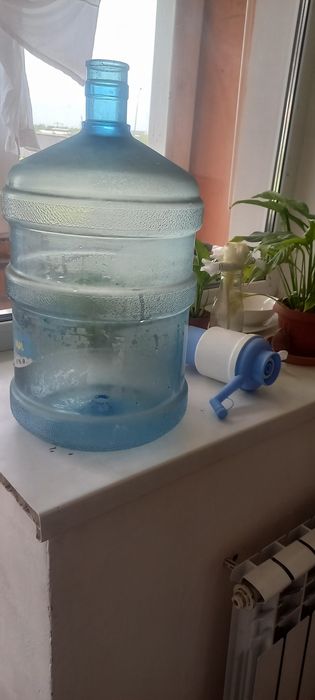 Бутыль для воды и диспенсер бу.продам.