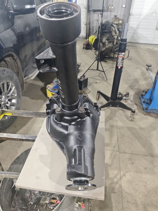 Редуктор передний LX 470 . VX 100