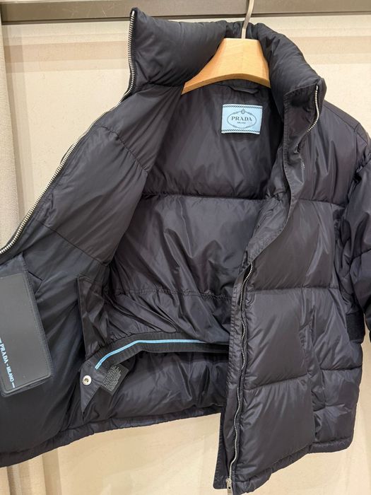 Продам куртку прада