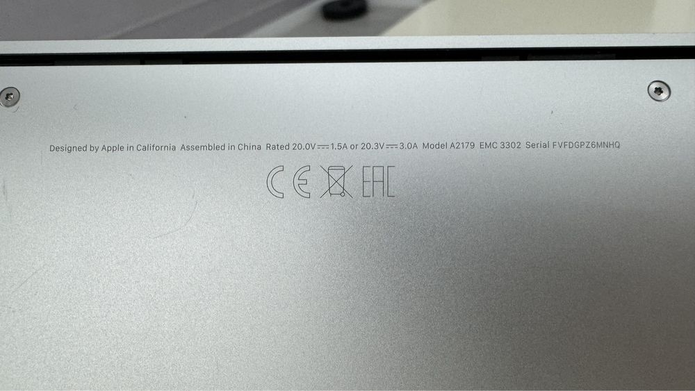 Продам Macbook Air новый