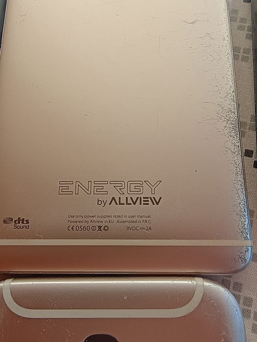 Lot trei telefoane + o tabletă (pentru piese) + Încărcător usbC funcțional