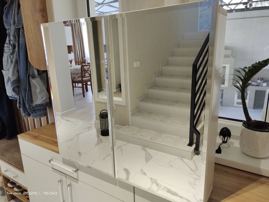 Зеркальный шкафчик шириной 100 см