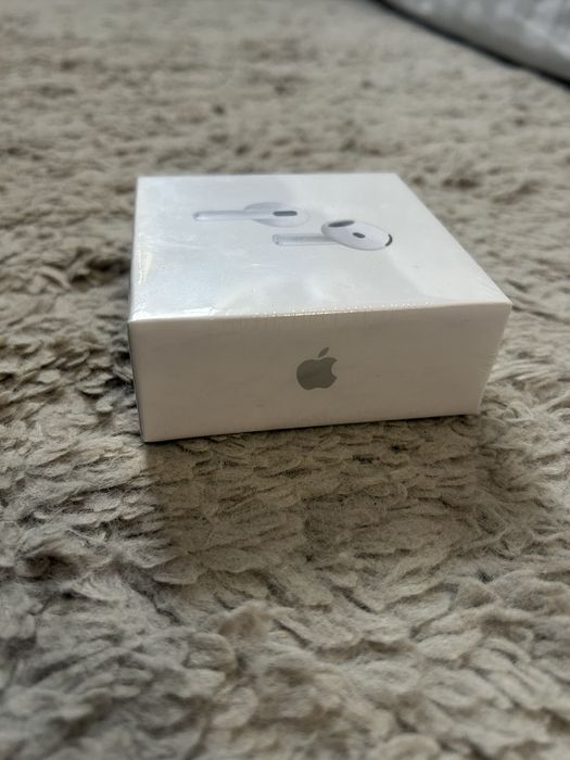 AirPods 4 (Activa noise cancellation)