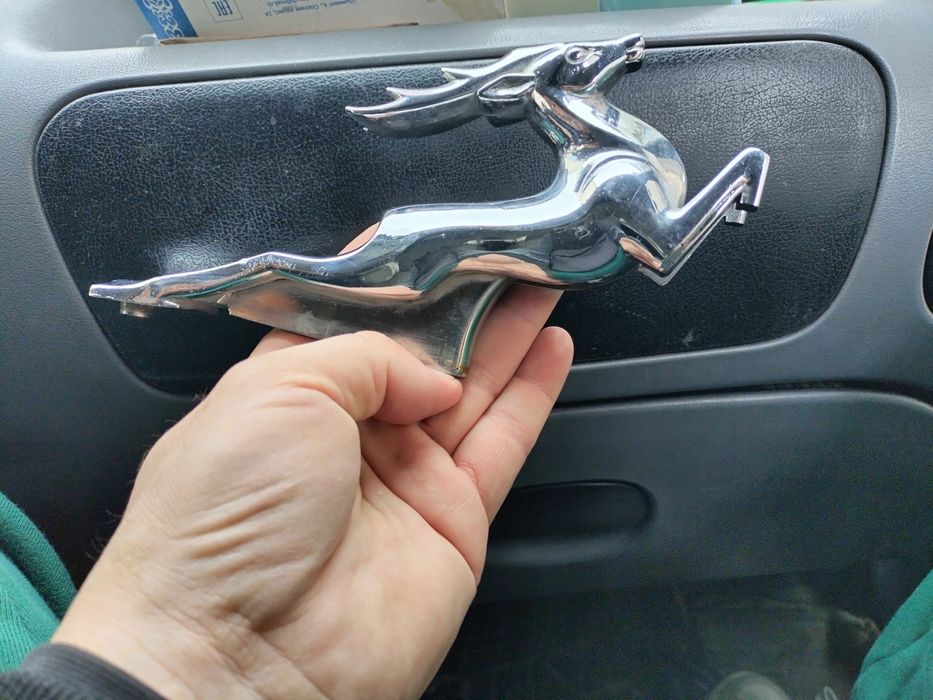 Оригинал эмблема на Газ Волга