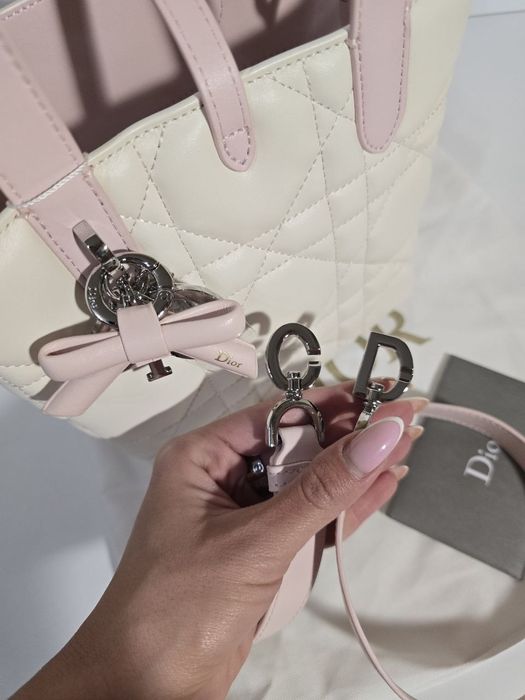 Налична чанта Dior Toujours