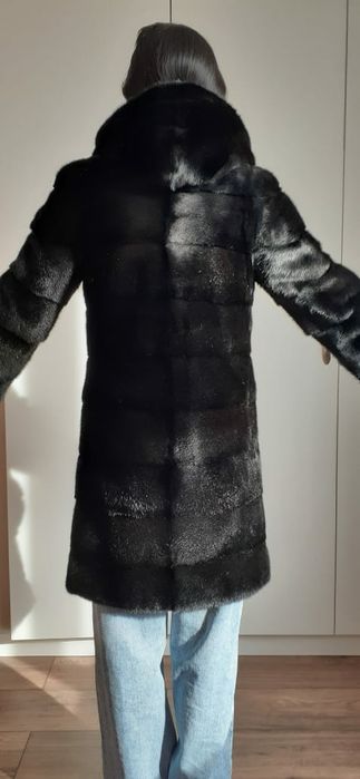 Продам норковую шубу