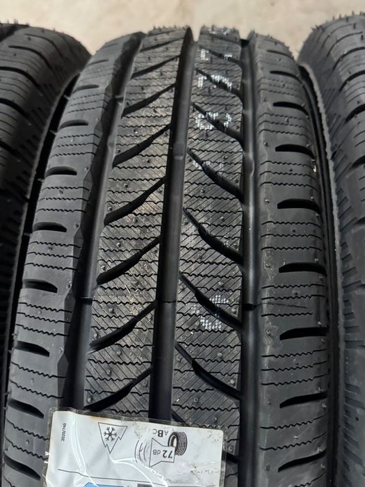 Vând 4 anvelope 195R14c Yokohama de iarnă noi