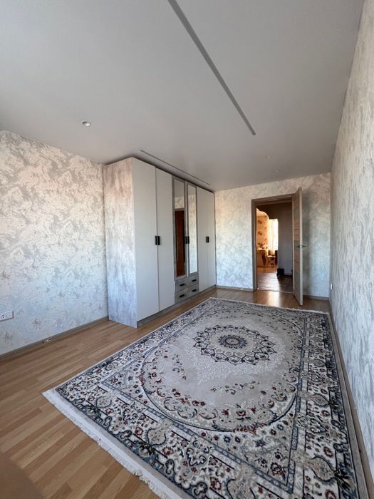 Продам трехкомнатную квартиру