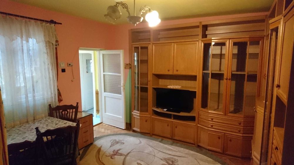 Închiriez casă cu 2 camere