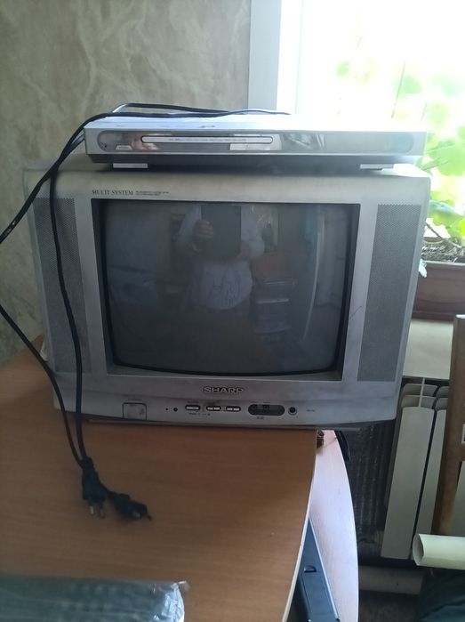 Телевизор с ДВД плейером