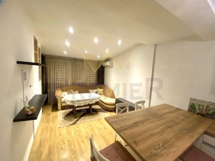 Продава се Двустаен апартамент в Варна, Цветен квартал - 65 кв.м за 2231 €/кв.м - Снимка #1