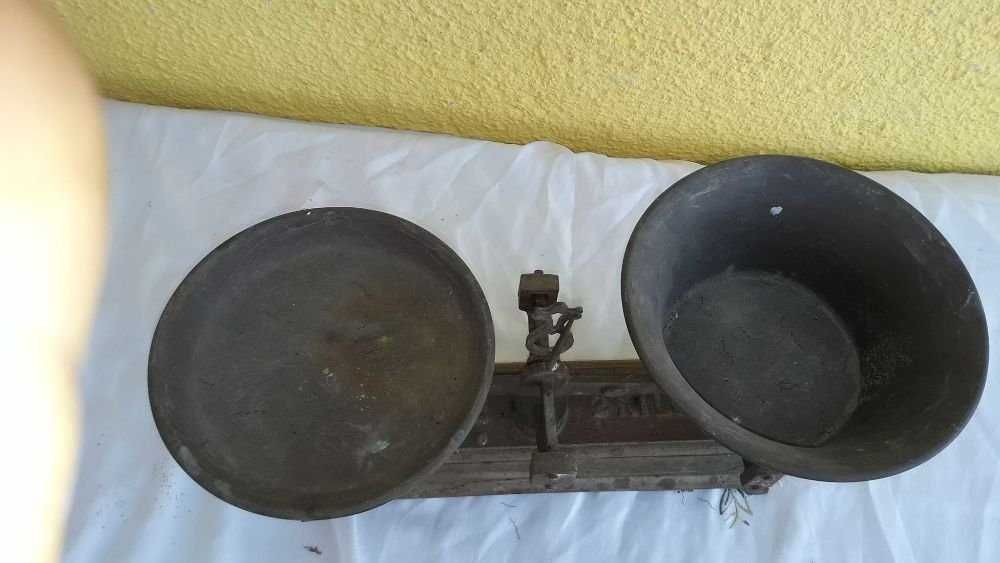 Cantar vechi din fier si taler din alama