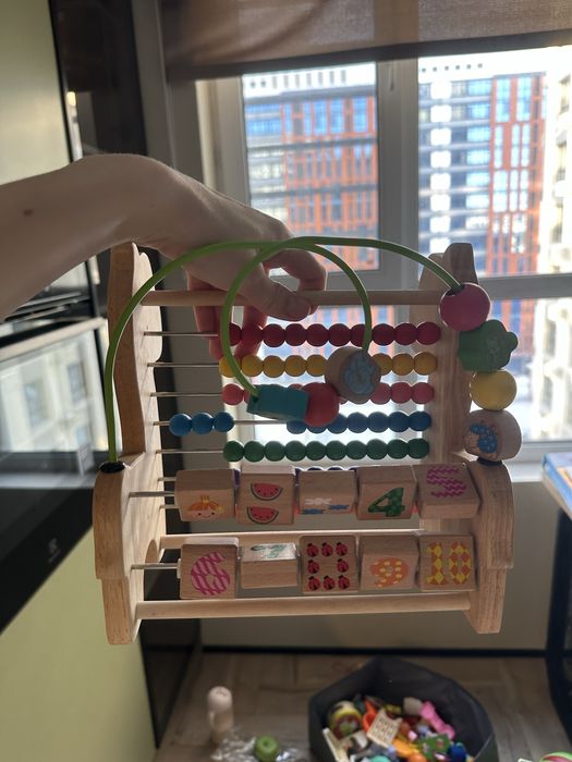 Игрушки   счеты  куклы