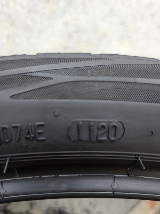 Vand două anvelope de vara continental 315 30 22 dot 1120