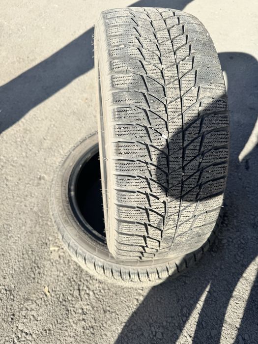 215/45/17 продам шины