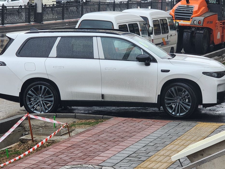 Leapmotor c16. 2dop opsiya. oq jemchuk .oranjiviy salon.moshin idiyal.