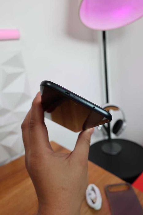 Tecno Spark Slim 16/256 GB qora