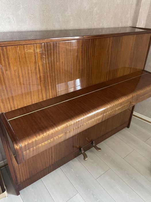 Продам пианино Scholze