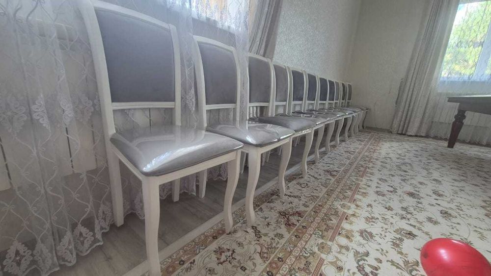 стулья  в целофане/ орындыктар