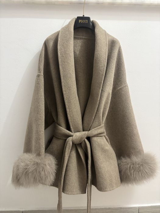 Palton scurt din lana cu blanita