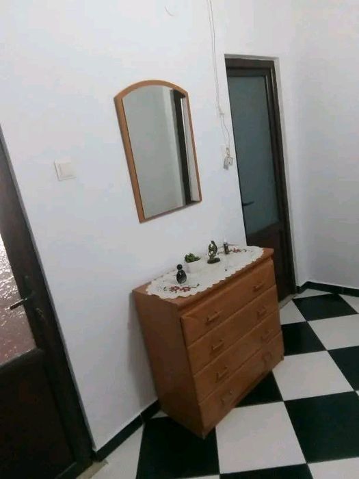 Închiriez apartament cu o camera