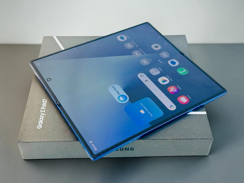 Samsung Galaxy Z Fold 7 5G 256GB 12RAM Blue Shadow Перфектен! 100% Батерия!