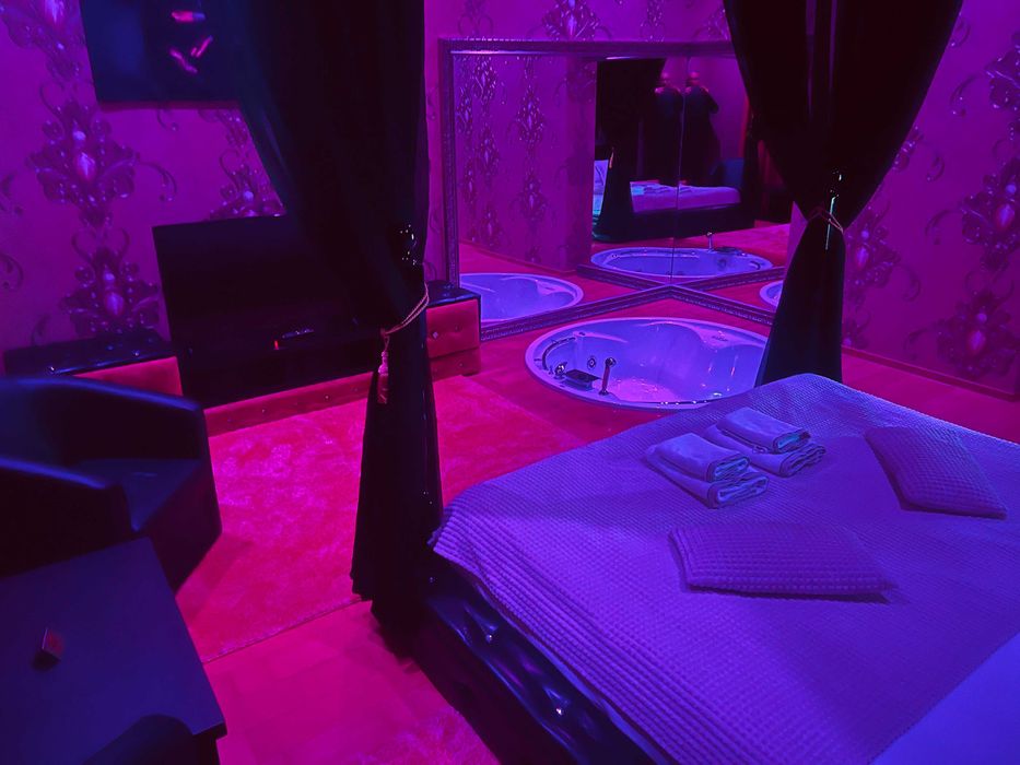 Inchiriere Camere si Apartamente cu si fara Jacuzzi in Vila