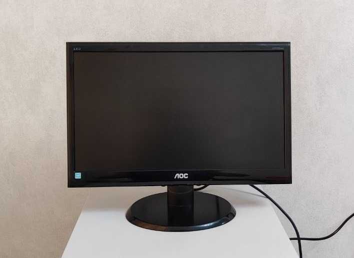 Монитор AOC e950Swn 18.5" LED, 1366×768, VGA + кабели
