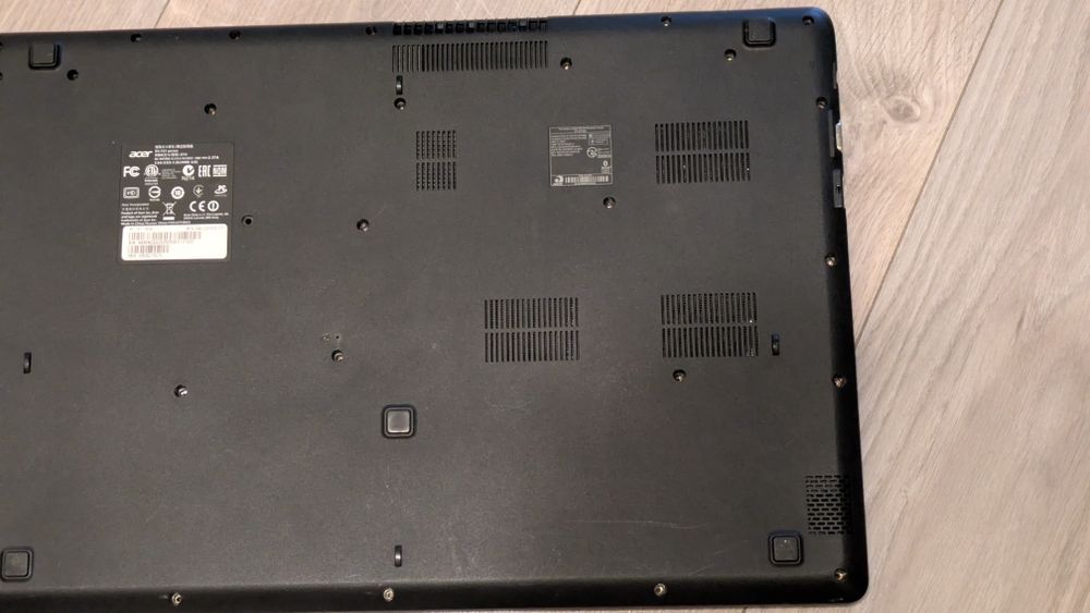 Laptop Acer E5 721 AMD A6 ecran mare 17