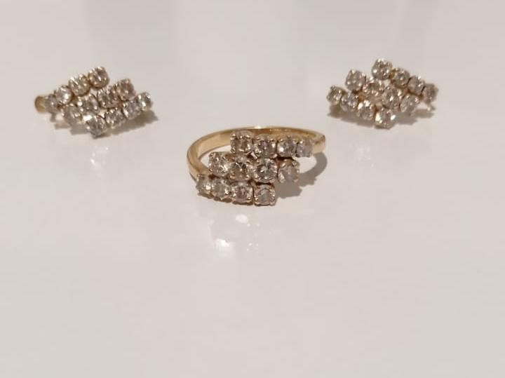 Продаётся бриллиантовый набор 750 пробы, 36 бриллиантов