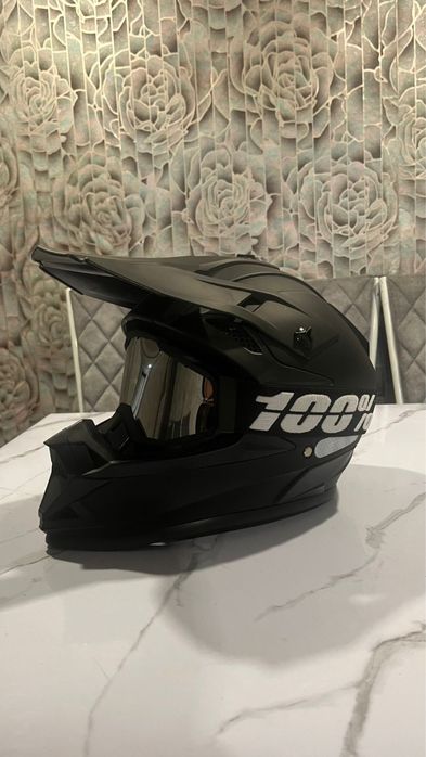 Продам мотошлем,новый