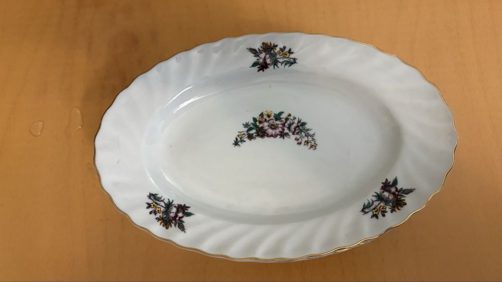 Чинии порцелан елипса “Китка”