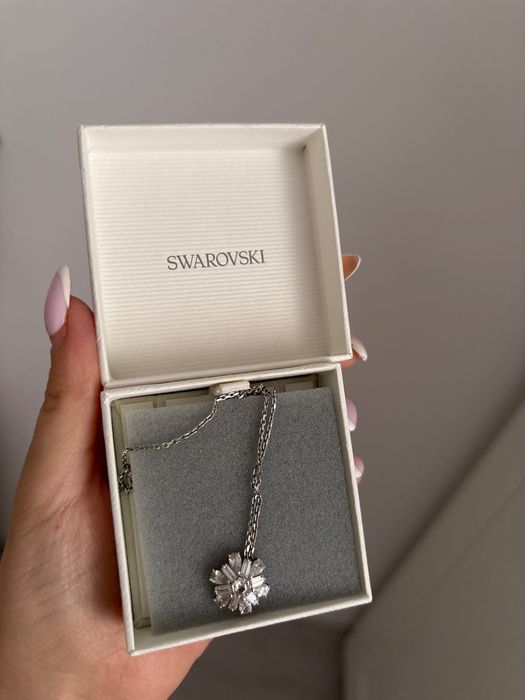 Обеци и Колие Swarovski