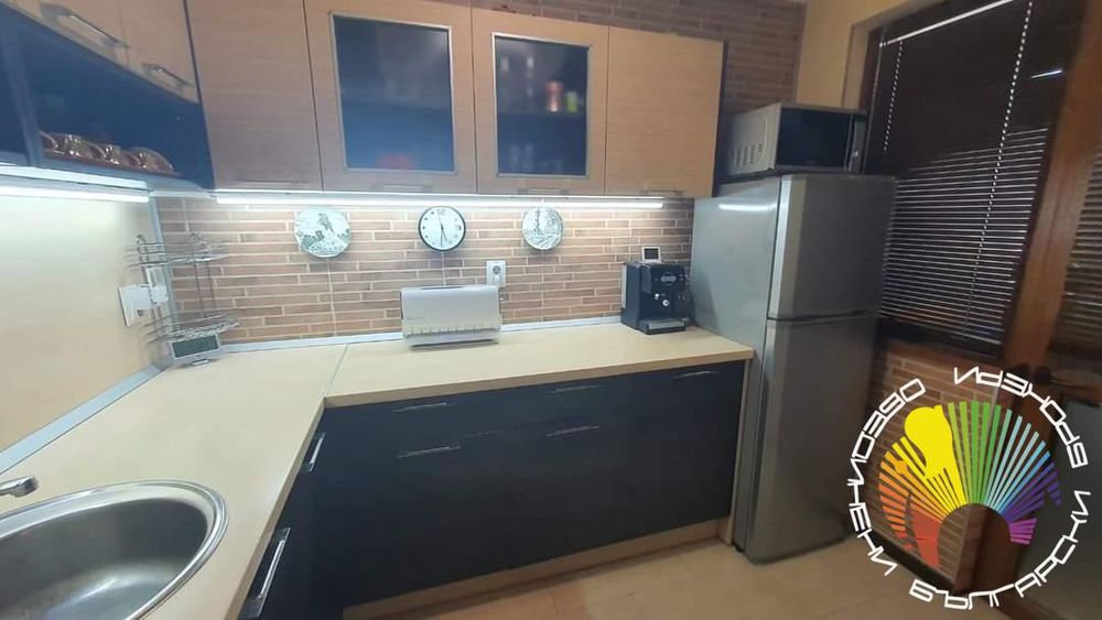 Продава се Тристаен апартамент в Бургас, Възраждане - 94 кв.м за 1437 €/кв.м - Снимка #1