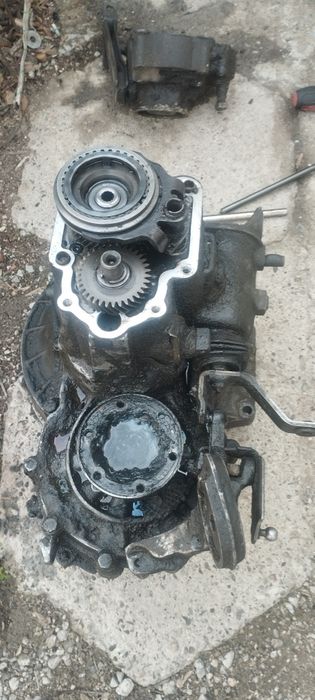 Продам коробку на гольф3,венто