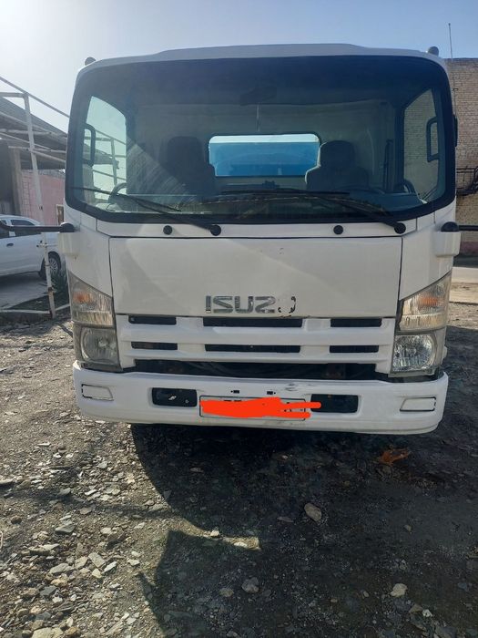 Isuzu vodovoz...