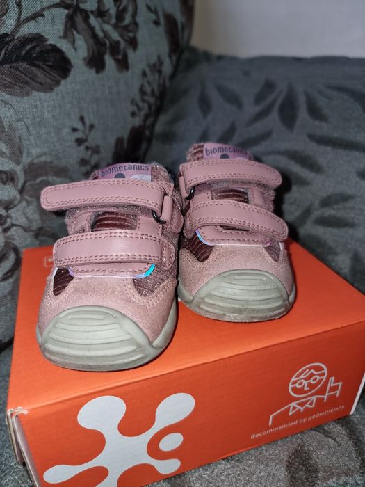 Зимни обувки Biomecanics 

Размер 19

Стелка 12 см, ходило до 11 см