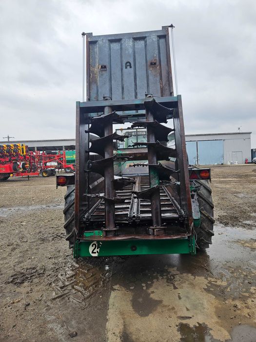 Masina imprastiat gunoi Samson SP 15