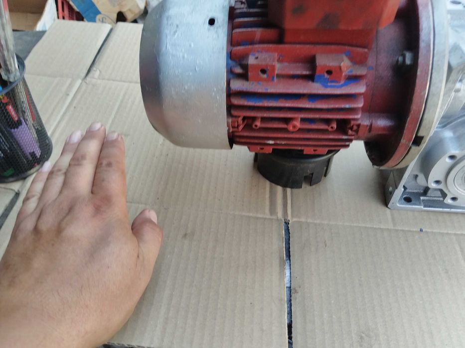 Reductor cu motor rotisor 15 rpm îndoit țeavă solar