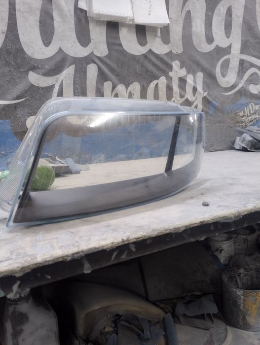 Стекла на фары Ауди