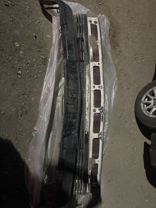 Продам бампер bbs на мерседес 190 передний