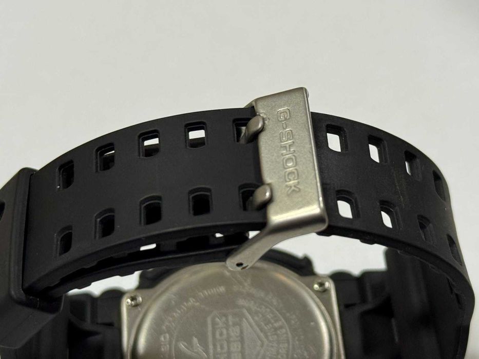 Часовник Casio G-Shock GA-110BW