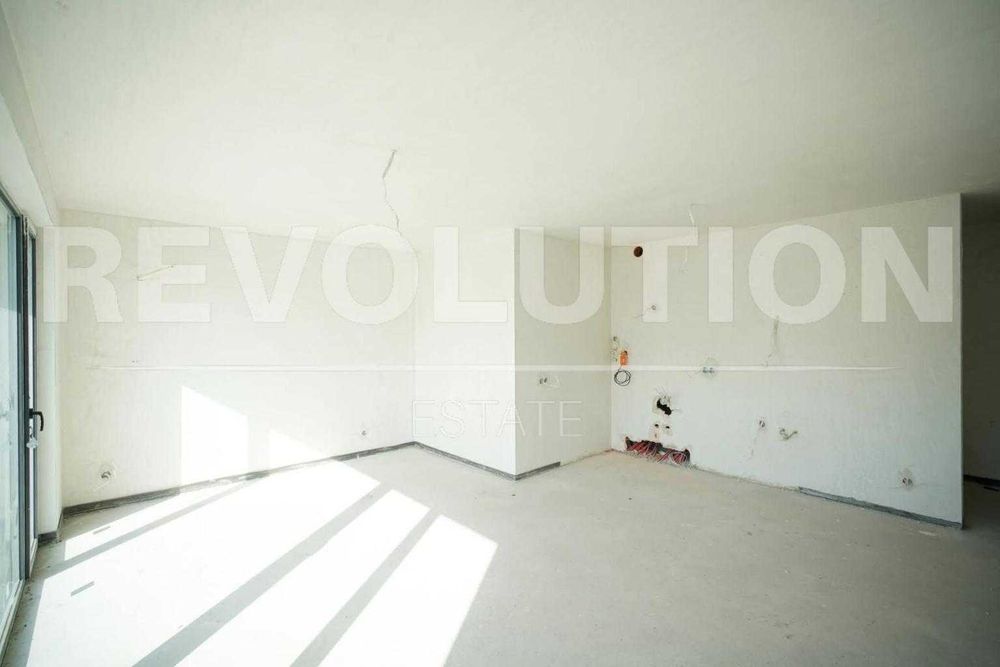 Четиристаен апартамент в ж.к. Горубляне