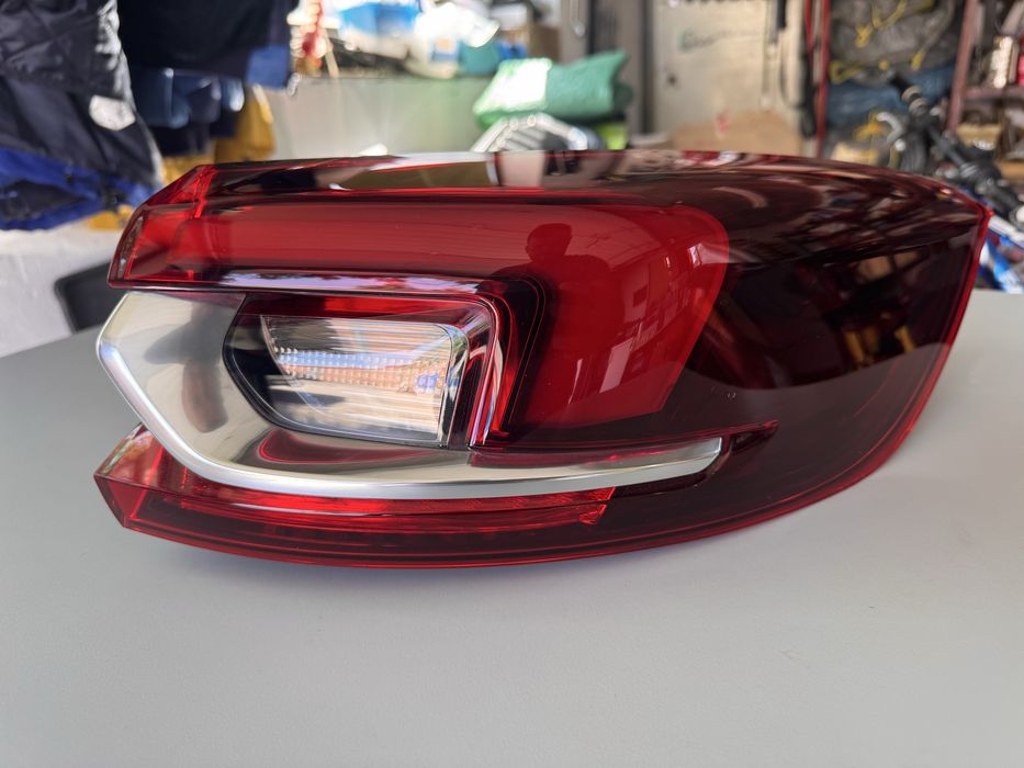 Stop dreapta insignia B aripa 2018